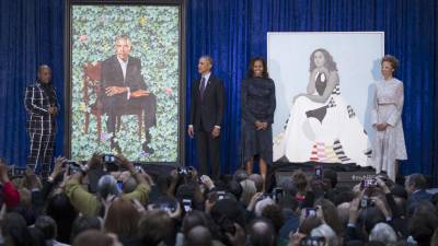 Revelados retratos oficiais do ex-casal presidencial dos EUA Barack e Michelle Obama
