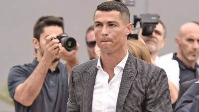 Revista Der Spiegel garante que os documentos publicados no caso Ronaldo são autênticos
