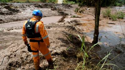Risco de ruptura de outra barragem no Brasil interrompe operação de busca