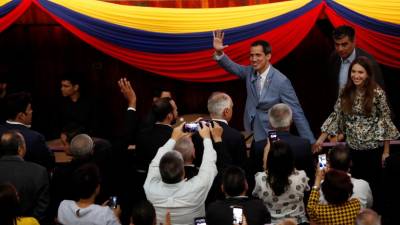 Roménia reconhece Guaidó como Presidente interino