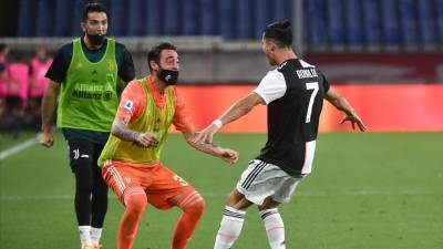 Ronaldo ajuda Juventus a vencer em Génova