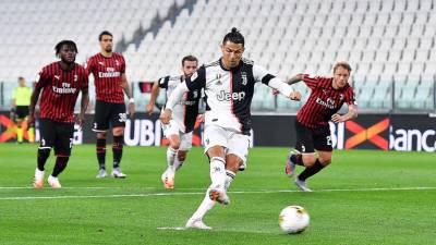 Ronaldo pode repetir feito de Inglaterra e Espanha e conquistar tudo em Itália