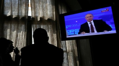 Rússia aprova lei para registar media internacionais como agentes estrangeiros