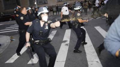 Rússia “escandalizada” pela violência policial contra jornalistas nos Estados Unidos