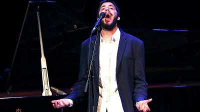 Salvador Sobral edita novo álbum em Março e actua nos coliseus e no Teatro das Figuras