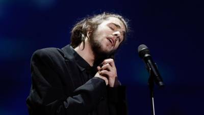 Salvador Sobral “está bem e recupera” dentro do esperado