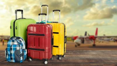 SEF detecta cinco estrangeiros com documentos falsos no aeroporto de Lisboa