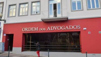 Seis candidatos a bastonário dos advogados vão hoje a votos
