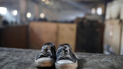 Sem-abrigo na Sérvia morre devido a queimaduras provocadas por jovens de 12 anos