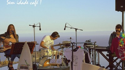Sem Idade Café! comemora 1.º aniversário com festa e música