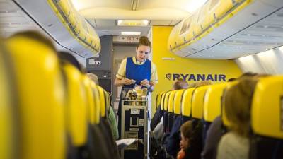 Sindicatos europeus decidem hoje greve de tripulantes de cabine da Ryanair