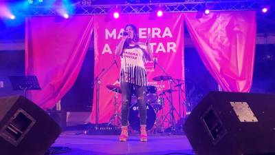 Sónia Soares foi a vencedora do ‘Madeira a Cantar’ no Porto Santo.
