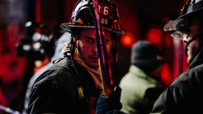 Sobe para 12 número de mortos em incêndio em prédio em Nova Iorque