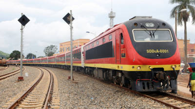 Sobe para 17 o número de vítimas mortais na colisão de comboios em Angola
