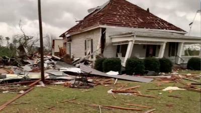 Sobe para 22 o número de mortos em tornado nos Estados Unidos