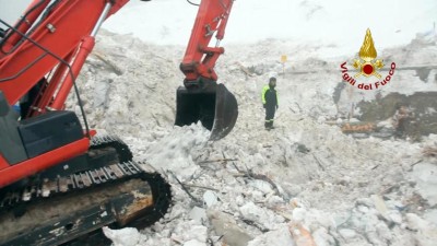 Sobe para 24 número de mortos em hotel soterrado por avalanche em Itália