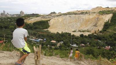 Sobe para 29 número de mortos em deslizamento de terras nas Filipinas