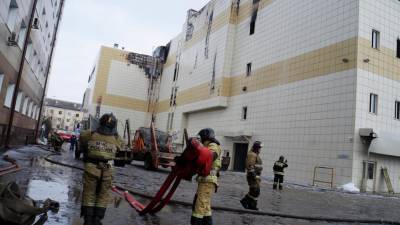 Sobe para 53 o número de mortos em incêndio num centro comercial da Sibéria