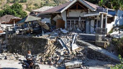 Sobe para 98 o número de mortos do sismo na ilha indonésia Lombok