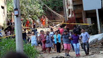 Sobe para nove número de mortos em desabamento de prédios no Rio de Janeiro