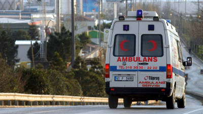Sobe para seis o número de mortos em desmoronamento de prédio na Turquia