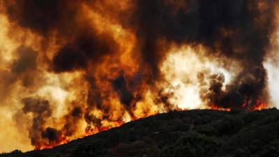 Sobe para sete o número de mortos em incêndio na Califórnia