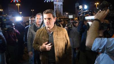 Sondagem dá vitória a Cidadãos mas partidos separatistas mantêm maioria