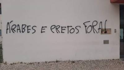 SOS Racismo demarca-se de atos de vandalismo e condena mensagens de ódio