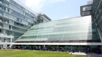 Suspeita de ataque terrorista força evacuação de hospital em Paris