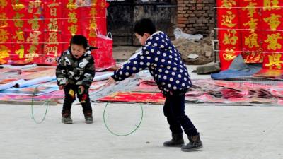 Taxa de natalidade volta a cair e China arrisca crise demográfica