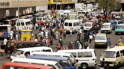Taxistas morrem em Joanesburgo vítimas de ataque armado ao autocarro onde seguiam