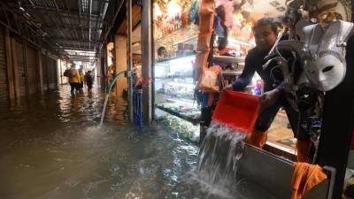 Tempestade em Itália faz três mortos, submerge Veneza e encerra escolas