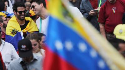 Tensão diplomática na Venezuela e ‘boom’ migratório marcam relação Bogotá-Caracas