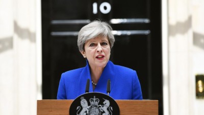 Theresa May anuncia acordo com unionistas da Irlanda do Norte