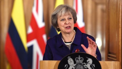 Theresa May avisa parlamento para não bloquear Brexit