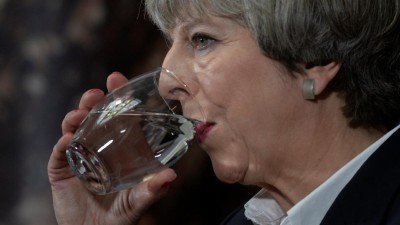 Theresa May diz que polícia identificou todos os atacantes