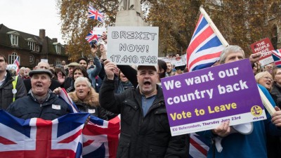 Theresa May inicia processo no Supremo para sair da UE sem autorização do parlamento