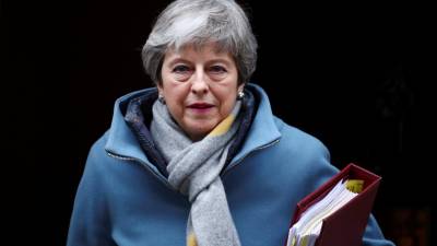 Theresa May pede ajuda a Bruxelas para apresentar Acordo pela terceira vez ao parlamento
