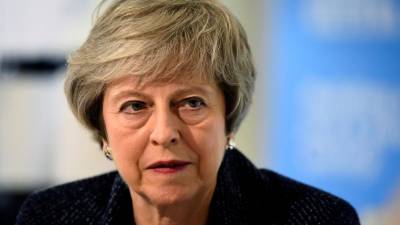 Theresa May vai pedir “sangue frio” aos deputados enquanto negoceia Brexit com Bruxelas