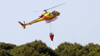 Todos os 60 meios aéreos de combate a incêndios disponíveis, anuncia governo