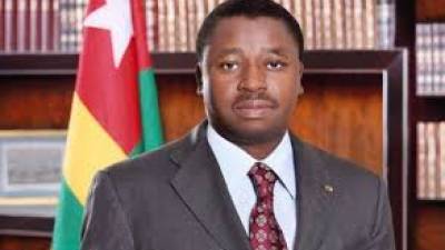 Togo aprova revisão constitucional que permite ao atual Presidente manter mandato até 2030