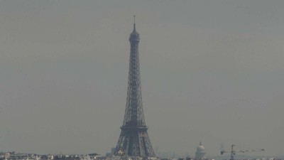 Torre Eiffel será protegida por parede de vidro à prova de bala