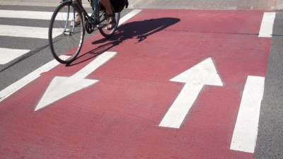 Trabalhador migrante chinês pedala 500 quilómetros na direcção errada