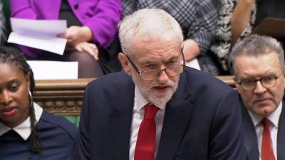 Trabalhistas apresentam moção de censura a Theresa May