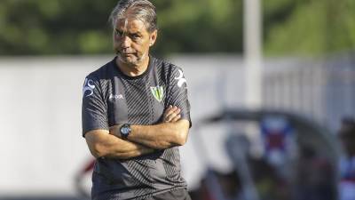 Treinador do Tondela com ambição de ganhar na Madeira frente ao Marítimo