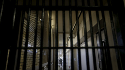 Tribunal anula condenação a prisão perpétua por roubo 15 dólares