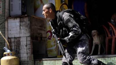 Três terroristas e três polícias mortos em confrontos nocturnos no sudeste do Irão´
