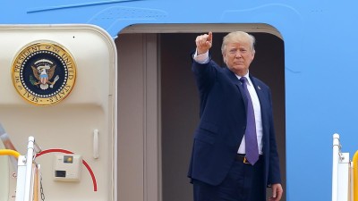 Trump acredita tanto nos serviços secretos dos EUA como em Vladimir Putin