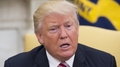 Trump afirma sempre ter tido intenção de despedir director do FBI