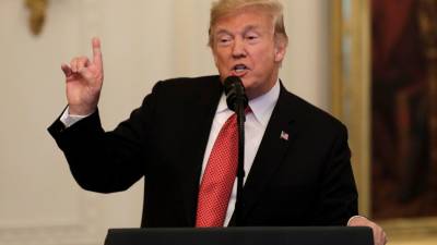 Trump ameaça fechar fronteira com o México